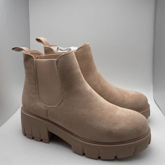 CUSHIONAIRE Women's HEELED slip on Chelsea Boot CREAM 7 - Picture 1 of 6